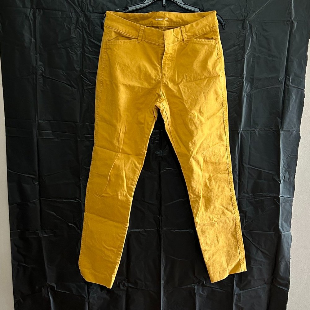 Old Navy mustard color pixie pants in size 2